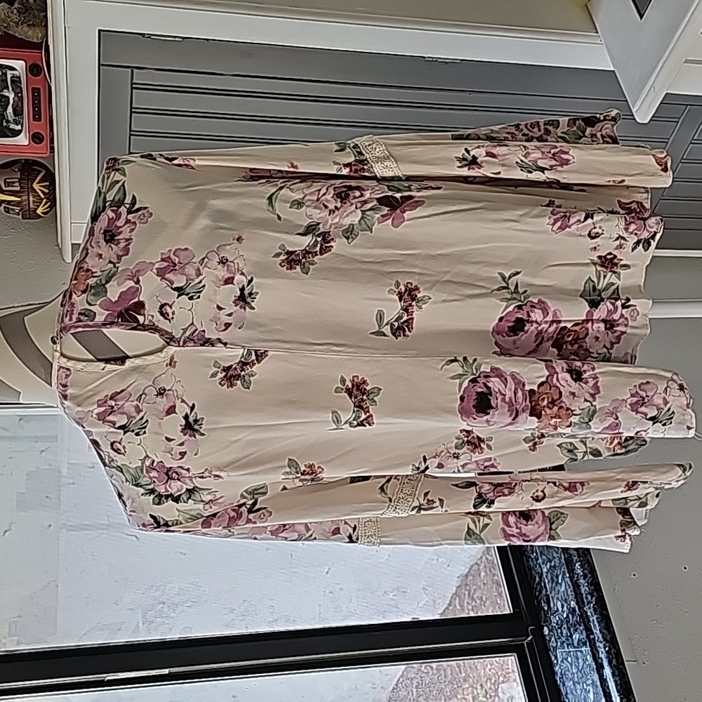 Jennie & Marlis long sleeve floral top size large - Picture 4 of 6